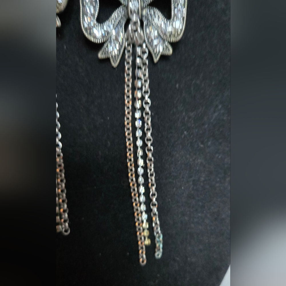 Forever 21 antiqued Rock-n-Roll bow earrings - Picture 7 of 10